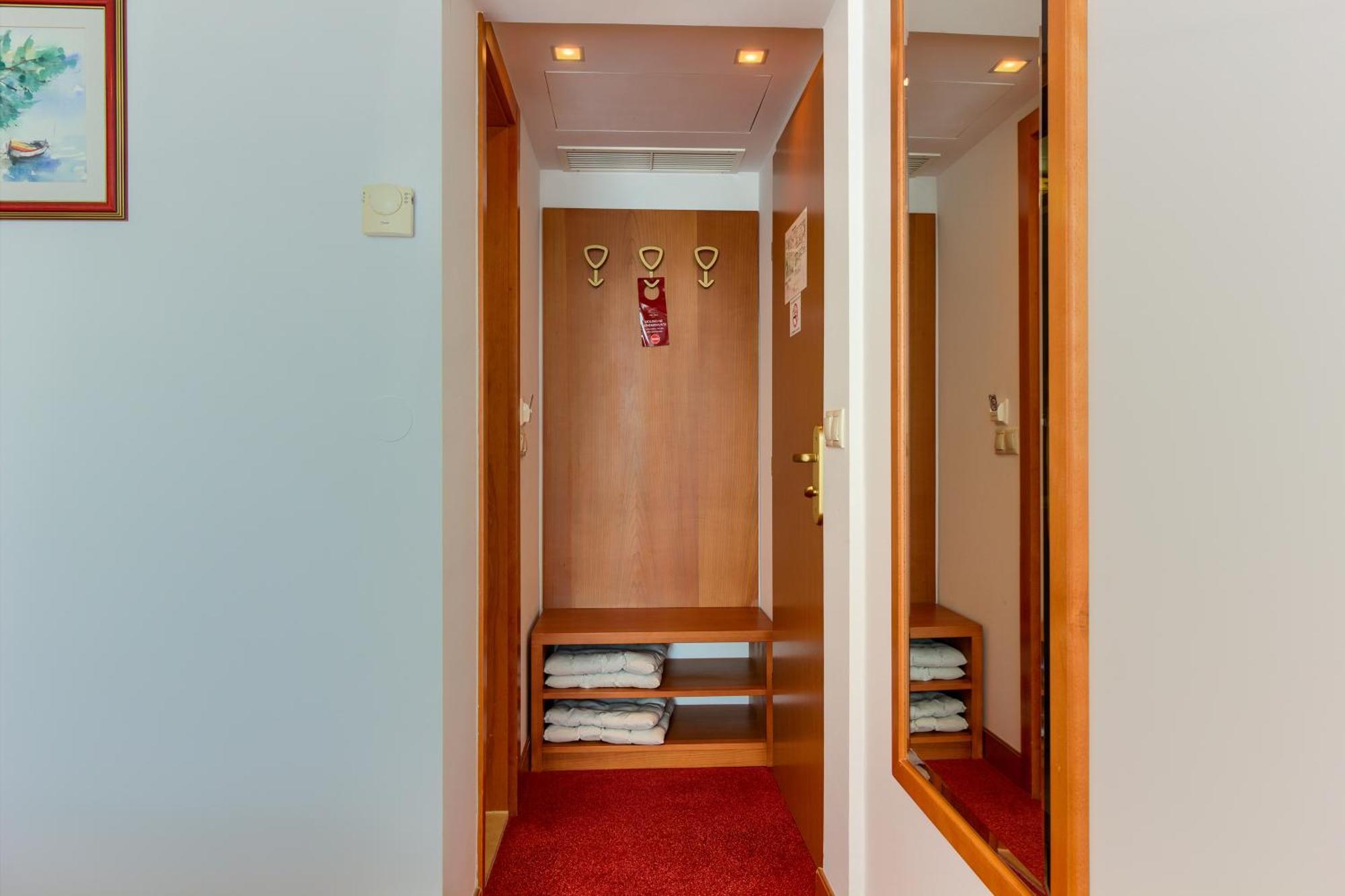 Hotel Villa Dvor (Adults Only) Omis Ruang foto